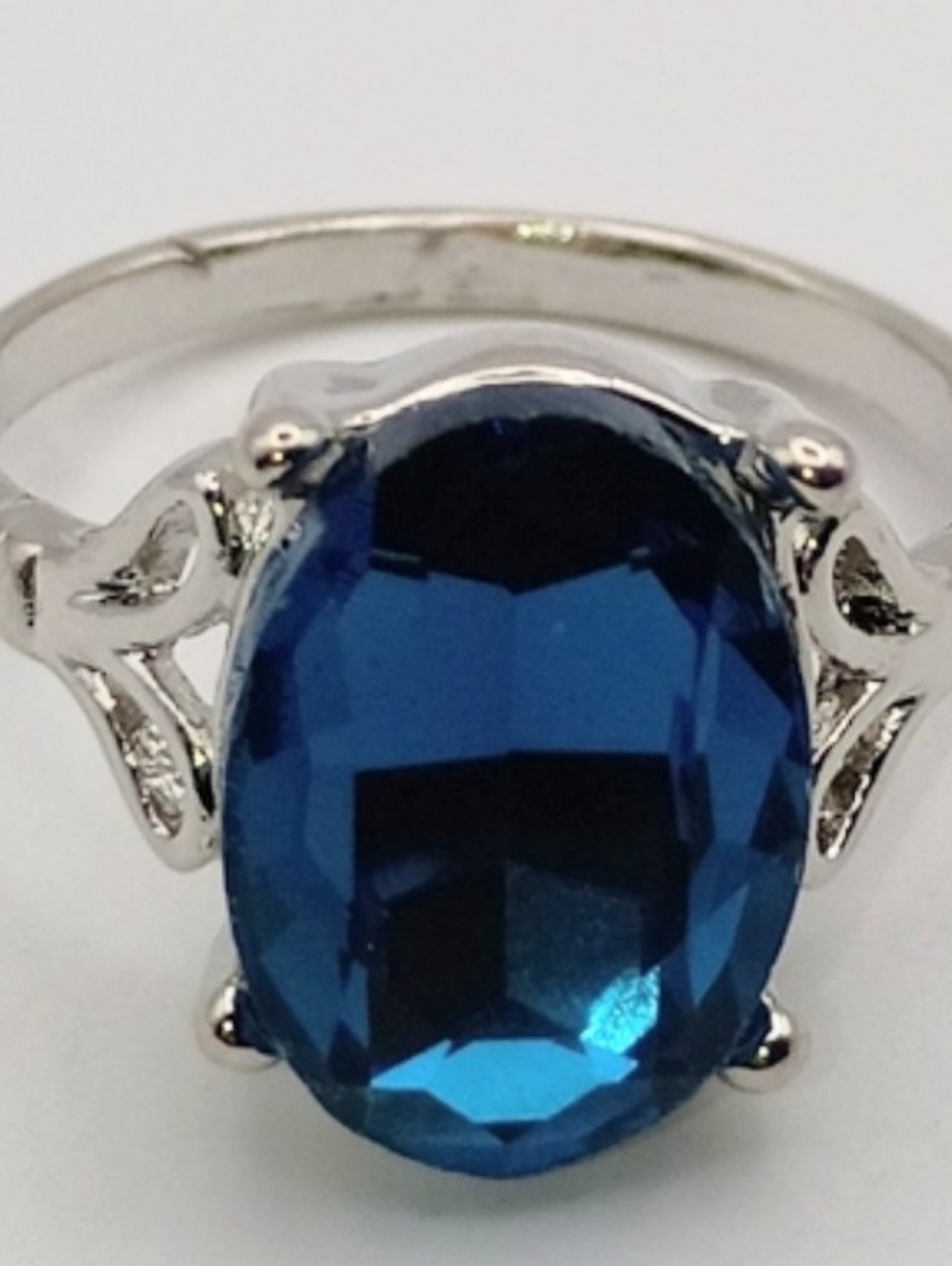 Boho Oval Sapphire Blue Crystal Ring - Silver Plated - Size 8.5